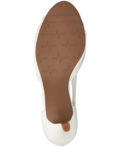 Easy Street Oceana Womens Round Peep Toe Stiletto Heel Pumps In White