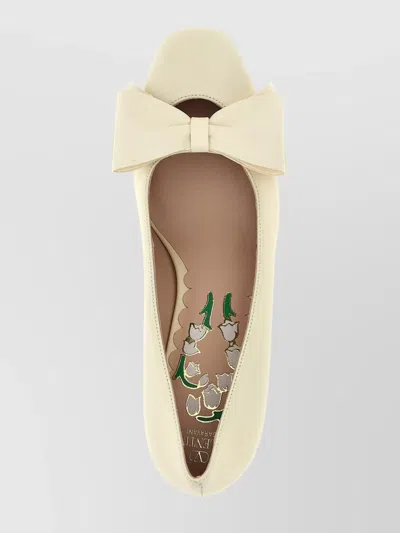 Valentino Garavani Bowow Pumps In Yellow