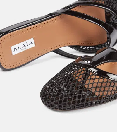 Alaïa Fishnet And Leather Flip Flops Flat Mules Shoes In Black