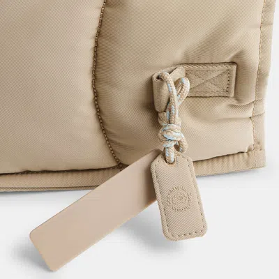 Coach Topia Loop Tote Aus Recyceltem Polyester Mit Steppung Im Wellenmuster In Beige