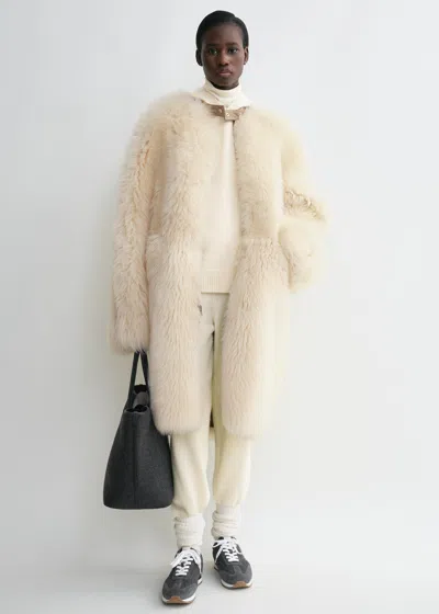 Totême Two-way Shearling Coat Cream/caramel In Caramel,cream