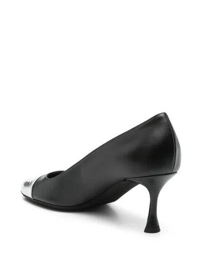 N°21 Leather Pumps In 黑色