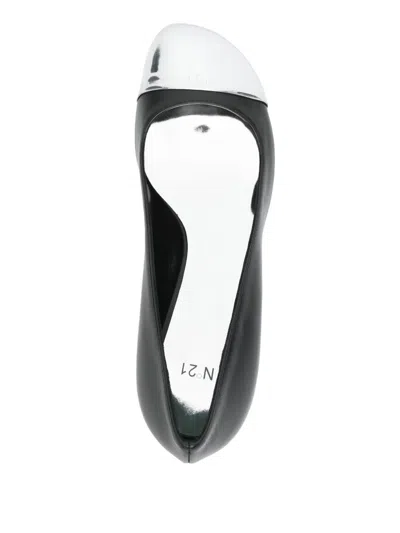 N°21 Leather Pumps In 黑色