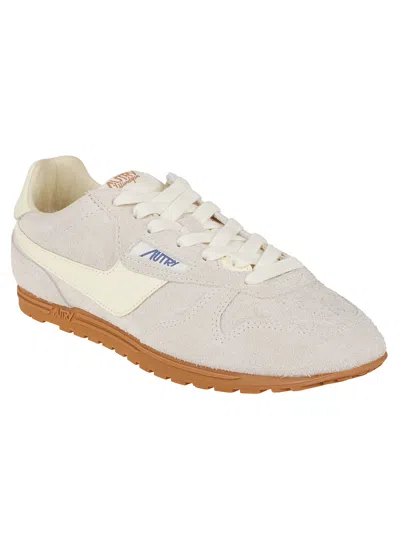 Autry "windspin" Low Sneaker In Beige
