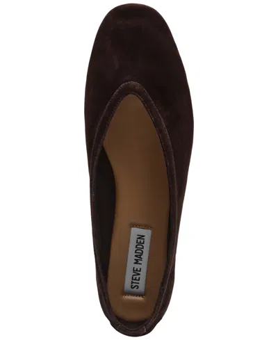 Steve Madden Leni Flat In Chocolate Suede