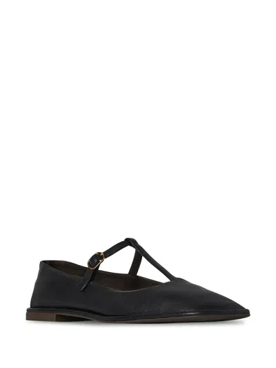 The Row Pointed T-strap Flat Shoes In Smooth Lamb Leather In 黑色