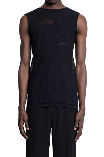 Halos Vests In Black