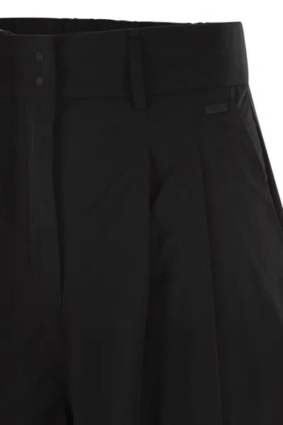 Herno Pleated Detail Shorts In Black
