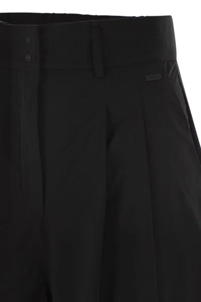 Herno Pleated Detail Shorts In Black
