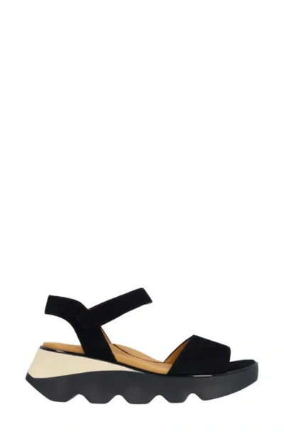 L'amour Des Pieds Halsten Sandal In Black