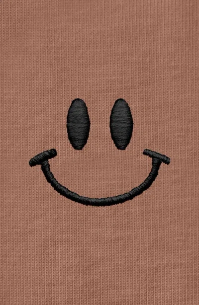 Dalix Smile Face Tee In Chestnut
