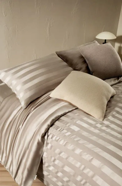 Lilysilk Reversible Cashmere And Silk Pillowcase In Camel