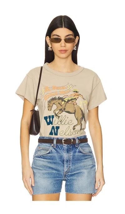 Daydreamer Willie Nelson Horse Called Music Reverse Gf Tee In Desert Sage