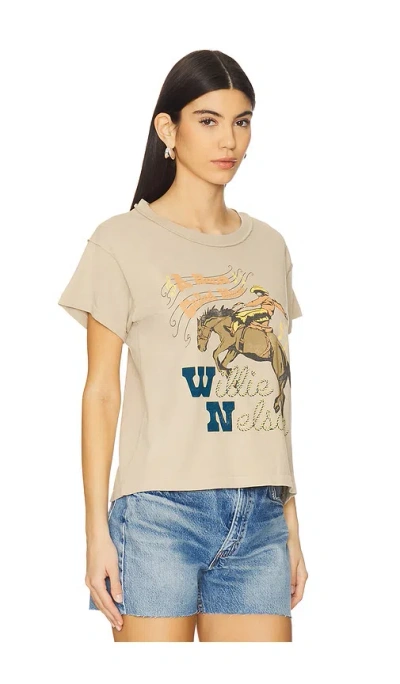 Daydreamer Willie Nelson Horse Called Music Reverse Gf Tee In Desert Sage