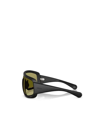 Moncler 142mm Rectangular Shield Sunglasses In Black