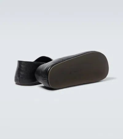 The Row Slip-on Hugh In Pelle Nera Uomo In Black