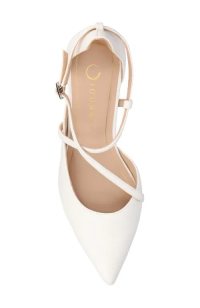 Journee Collection Galvinn Womens Pointed Flat Heel Pumps In White