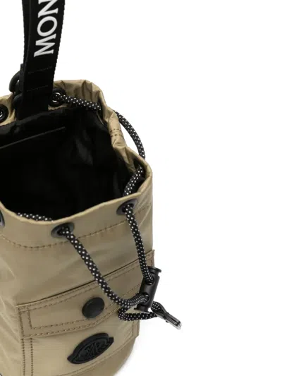 Moncler Mini Beuteltasche Mit Logo-patch In Nude