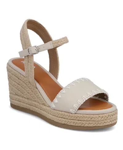 Mia Women's Becky Round Toe Wedge Sandals In Natural,ecru