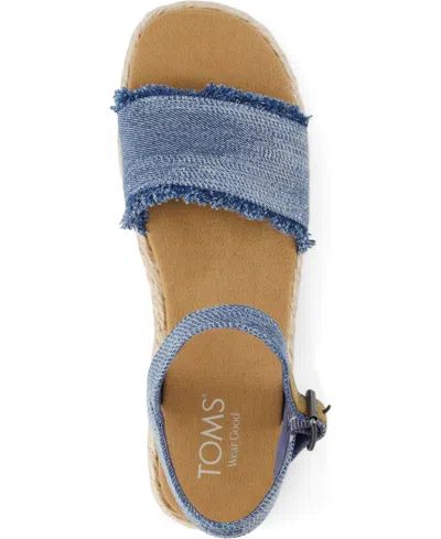 Toms Women's Abby Flatform Espadrille Sandal Dark Sky Textured Denim In Blue