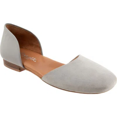 Softwalk Kamari Flat In Multi