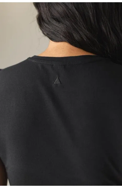 Vitality Basis Full Tee In Midnight