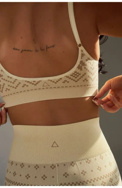 Vitality Baselayer Cinch Bra In Snowflake