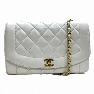 Pre-owned Chanel White Leather Shoulder Bag ()