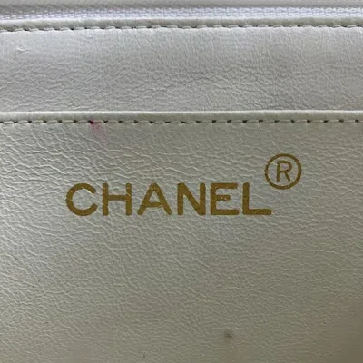 Pre-owned Chanel White Leather Shoulder Bag ()