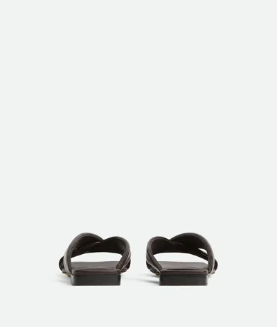 Bottega Veneta Riva Criss Cross Leather Flat Sandals In Fondant