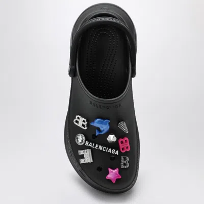 Balenciaga Mule Crocs Con Iconici Charm Jibbitz Rimovibili In Black