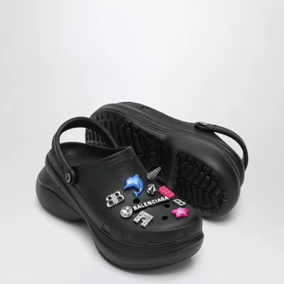 Balenciaga Mule Crocs Con Iconici Charm Jibbitz Rimovibili In Black