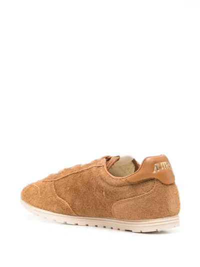 Autry Windspin Sneakers In Beige Suede In 褐色