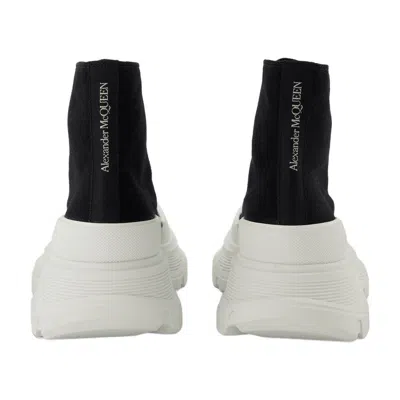 Alexander Mcqueen Alexander Mc Queen Tread Slick Ankle Boots In Black