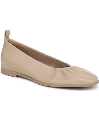 Naturalizer Women's Estie Closed Square Toe Ballet Flats In Coastal Tan Leather