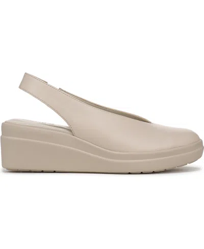 Naturalizer Sutton Pump In Porcelain Leather