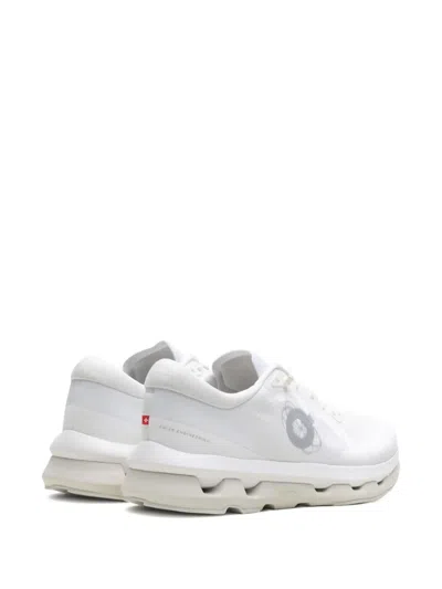 On Cloudze "kith In White