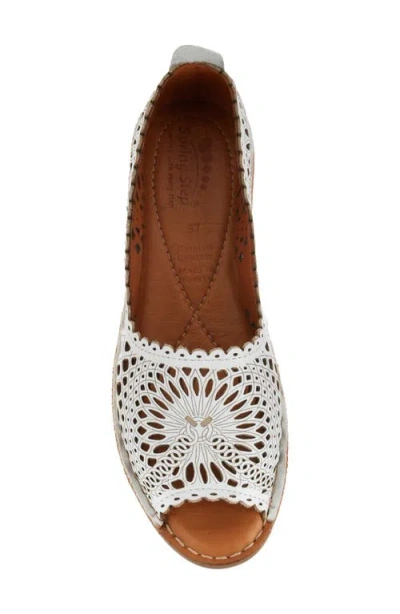 Spring Step Brandal Flat In White
