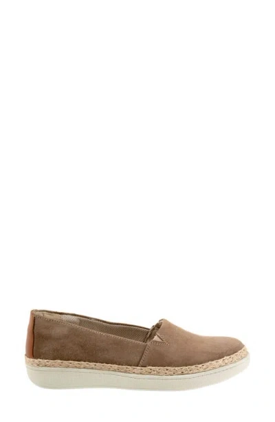 Trotters Accent Slip-on In Taupe Suede
