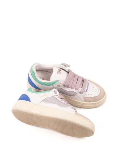 Hide & Jack Osborn 90s Sneaker In White