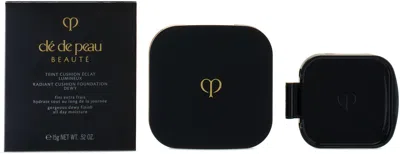 Clé De Peau Beauté Radiant Cushion Foundation Dewy — O30