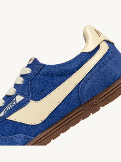 Autry 'windspin Low' Blue Sneaker With Logo On The Side And On The Heel