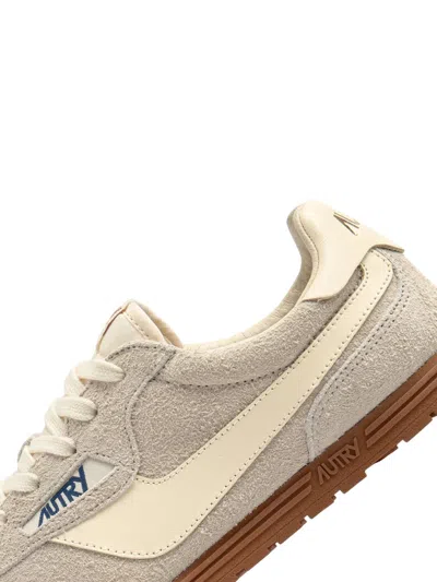 Autry 'windspin Low' Beige Sneaker With Logo On The Side And On The Heel In Suede Man In Neutral