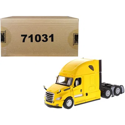 Diecast Masters Freightliner New Cascadia Sleeper Cab Truck Tractor 1 By 50 Diecast Model, Yellow