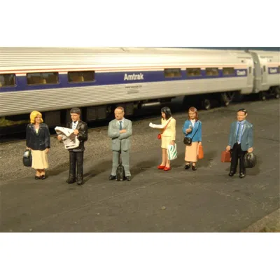 Bachmann O Standing Platform Passengers