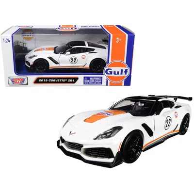 Motormax 2019 Chevrolet Corvette Zr1 #22 "gulf Oil" White With Orange Stripes And Black Top 1/24 Diecast Mode