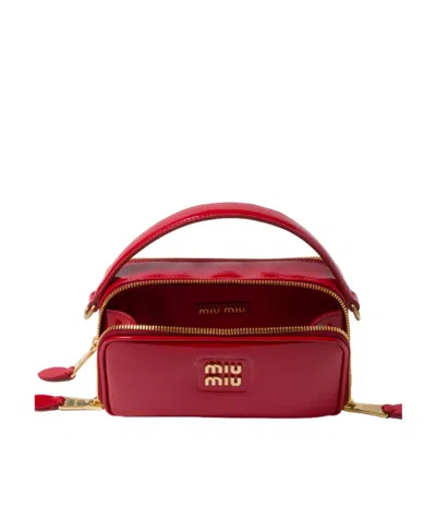 Miu Miu Logo Zipper Shoulder Bag In Red