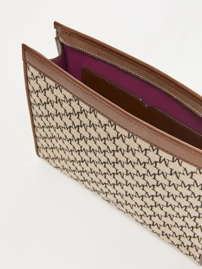 Max Mara Mmtrousses Logo Plaque Zip-up Wallet In Nude