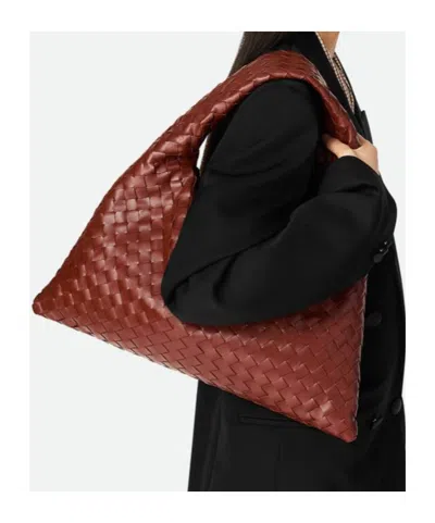 Bottega Veneta Shoulder Bag With Intrecciato Craftsmanship In Calf Leather. In Brown