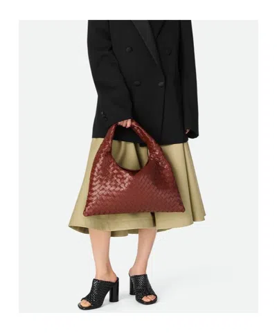 Bottega Veneta Shoulder Bag With Intrecciato Craftsmanship In Calf Leather. In Brown